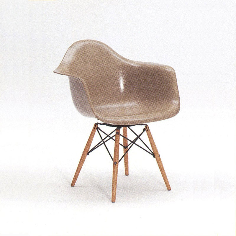 1950 EAMES PLASTIC CHAIR PAW