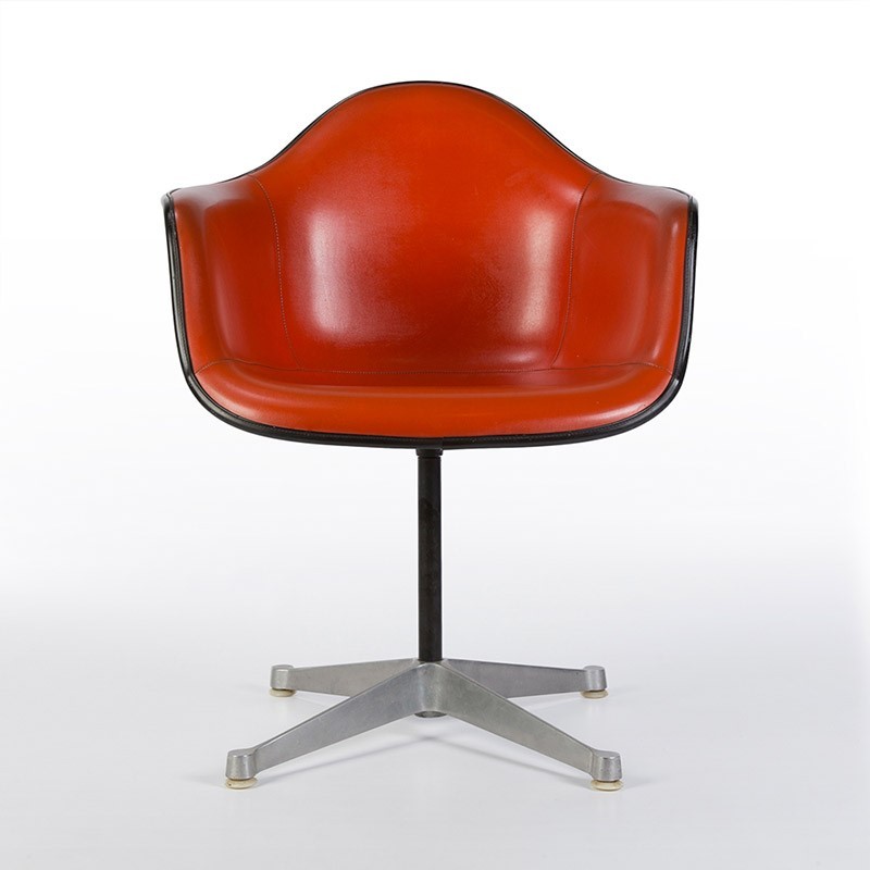 EAMES PAC Y PACC plastic chair